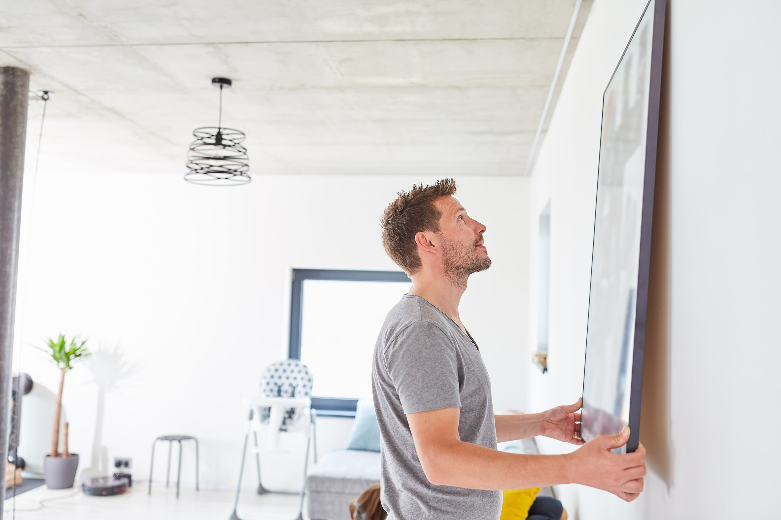 Handyman - Hanging Pictures